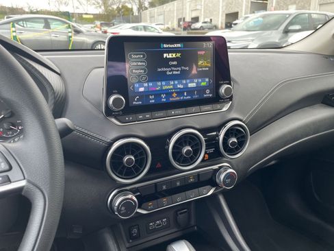 Used 2025 Nissan Sentra SV image 17