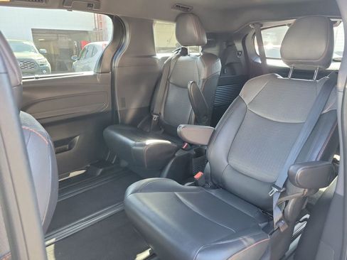 Used 2021 Toyota Sienna XSE w/ XSE Plus Package image 13