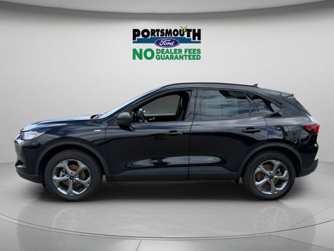 Used 2025 Ford Escape ST-Line w/ Tech Pack #1 AWD/4WD image 2