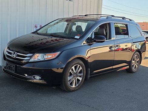 Used 2017 Honda Odyssey Touring Elite image 3