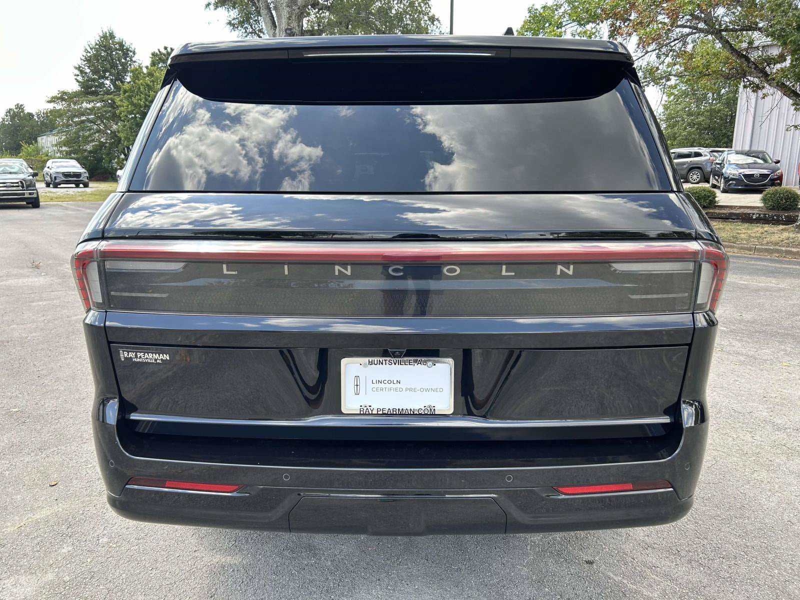 Certified 2025 Lincoln Navigator Reserve AWD/4WD image 6