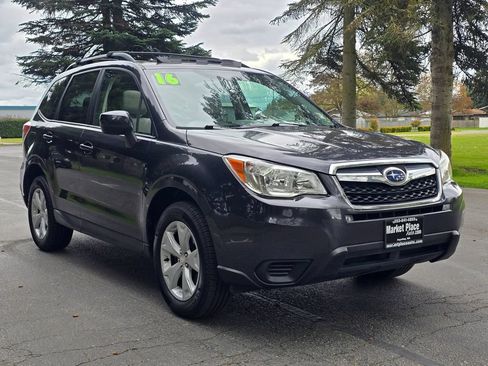 Used 2016 Subaru Forester 2.5i Premium w/ All-Weather Package AWD/4WD image 8