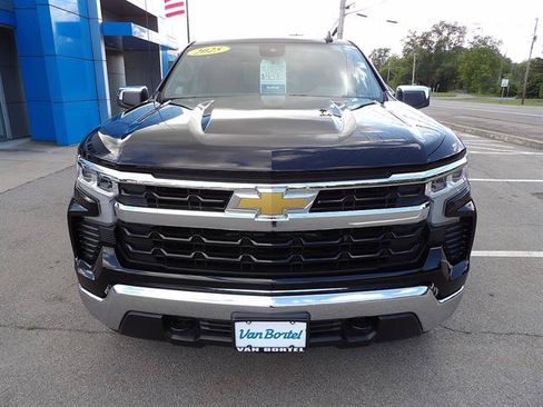 Certified 2025 Chevrolet Silverado 1500 LT AWD/4WD image 8