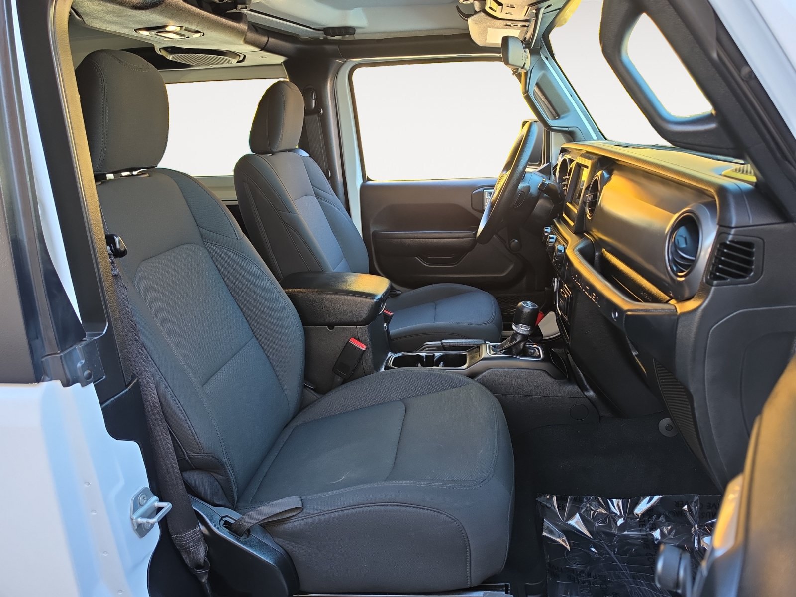 Used 2022 Jeep Wrangler Sport AWD/4WD image 15