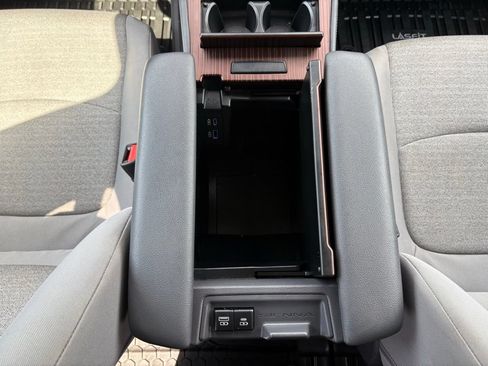 Used 2021 Toyota Sienna LE FWD image 16