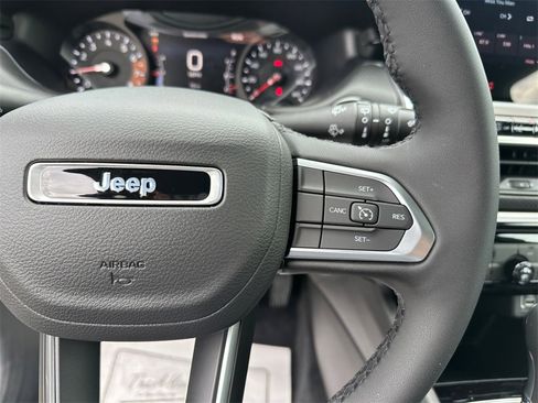 New 2026 Jeep Compass Latitude image 20