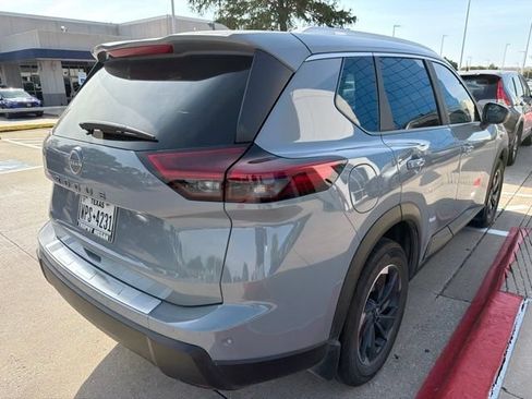 Used 2026 Nissan Rogue SV w/ SV Premium Package FWD image 5