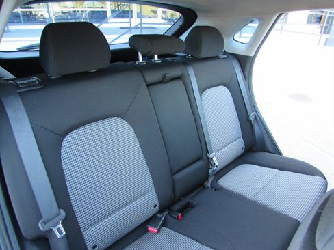Used 2019 Hyundai Kona SE AWD/4WD image 29