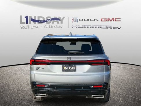 Used 2025 Buick Enclave Sport Touring w/ Power Package AWD/4WD image 4