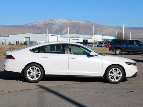 Certified 2023 Honda Accord LX image 7