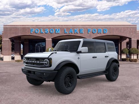 New 2026 Ford Bronco Outer Banks w/ Sasquatch Package AWD/4WD image 1