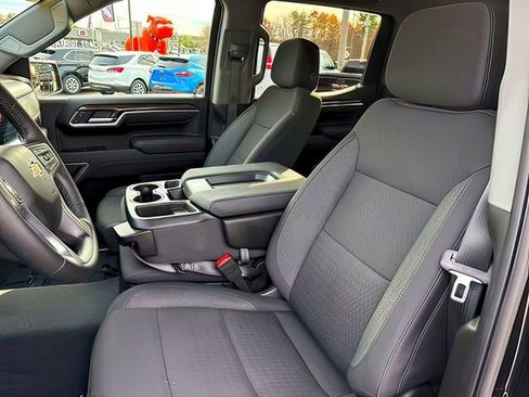 Used 2025 Chevrolet Silverado 1500 LT AWD/4WD image 16