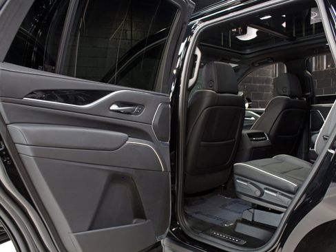 Used 2024 Cadillac Escalade Sport w/ LPO, ONYX Package AWD/4WD image 36