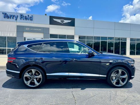 Used 2025 Genesis GV80 3.5T Prestige AWD/4WD image 2