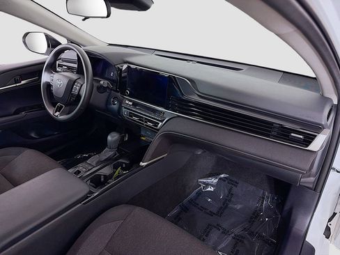 Used 2025 Toyota Camry LE image 17