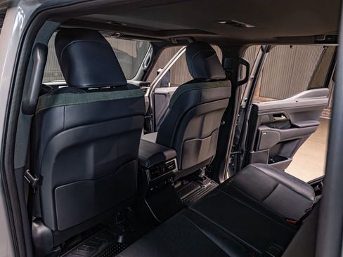 Used 2024 Lexus GX 550 image 22