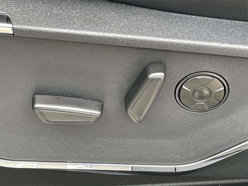 New 2025 Ford F350 Platinum w/ FX4 Off-Road Package image 14