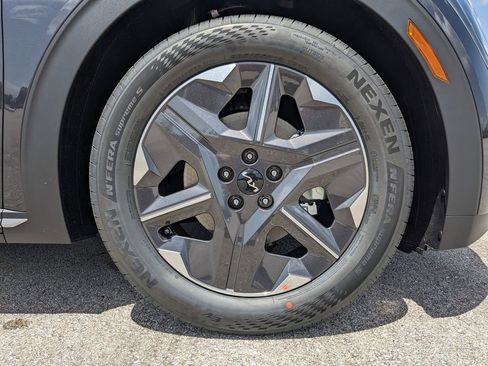 New 2025 Kia EV6 Light RWD image 12