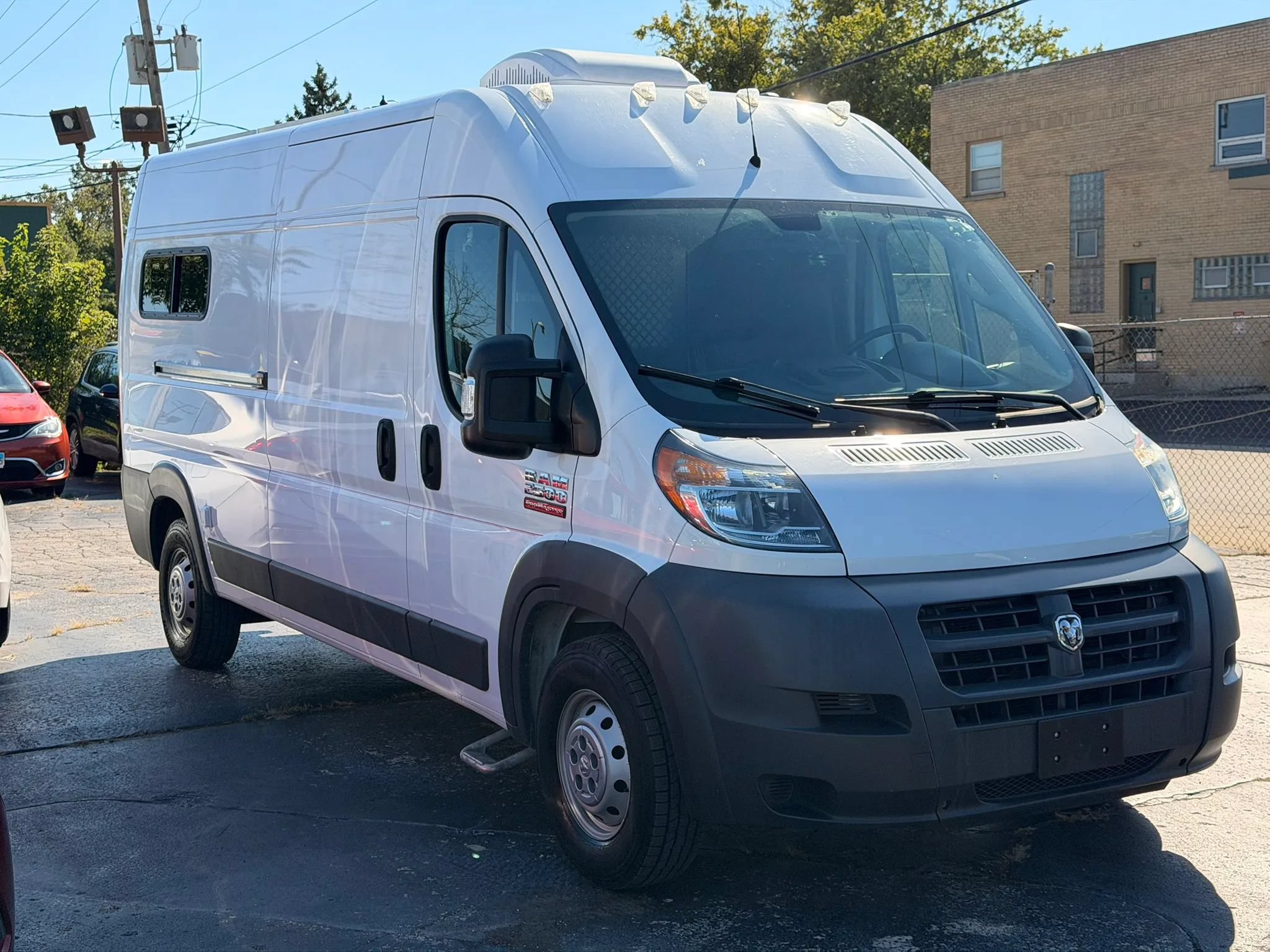Used 2018 RAM ProMaster 2500 FWD image 2