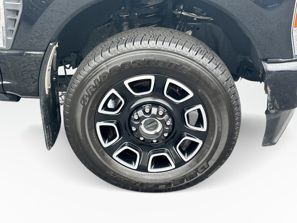 Certified 2023 Ford F350 Platinum AWD/4WD image 11
