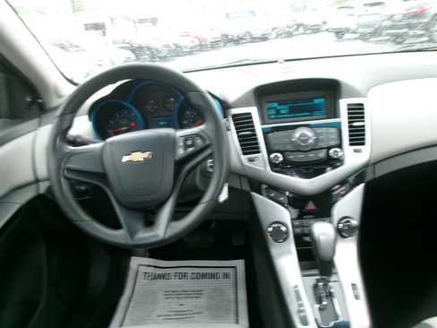 Used 2011 Chevrolet Cruze LS w/ Connectivity Package image 9
