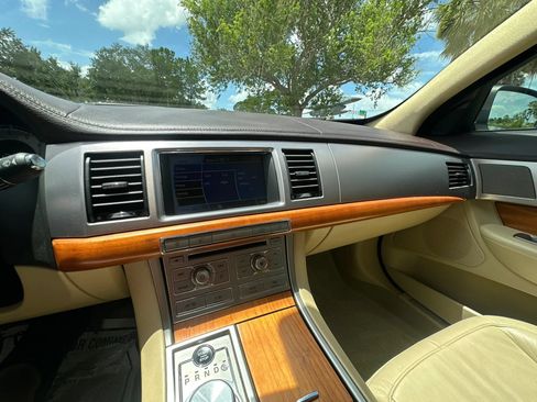 Used 2009 Jaguar XF Luxury RWD image 57
