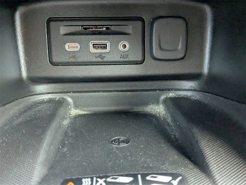 Certified 2022 Chevrolet Equinox Premier image 18