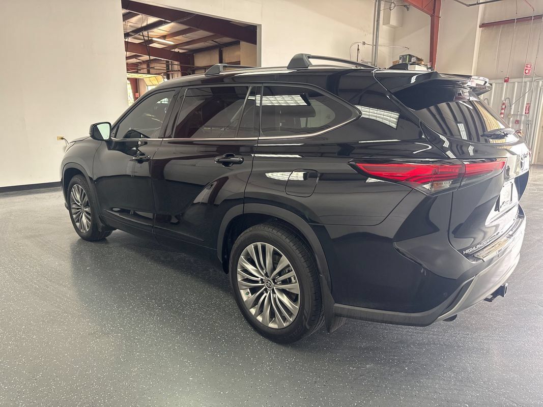 Used 2021 Toyota Highlander Platinum AWD/4WD image 6
