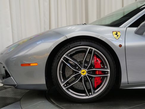 Used 2018 Ferrari 488 GTB RWD image 52
