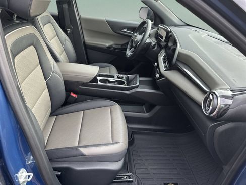 Used 2026 Chevrolet Equinox LT w/ Convenience Package II FWD image 23