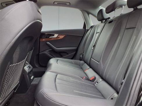 Used 2023 Audi A4 2.0T Premium image 8