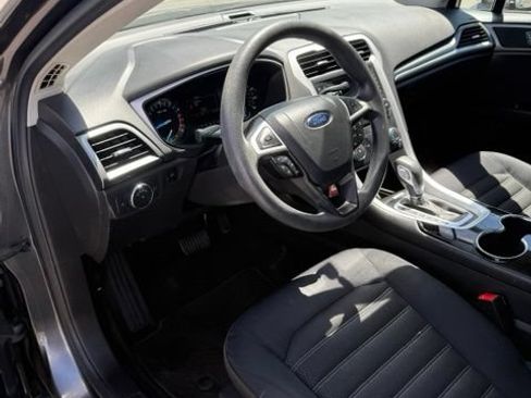 Used 2015 Ford Fusion SE FWD image 13