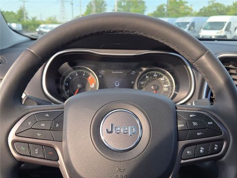 Certified 2021 Jeep Cherokee Limited w/ Mopar Interior Package image 36