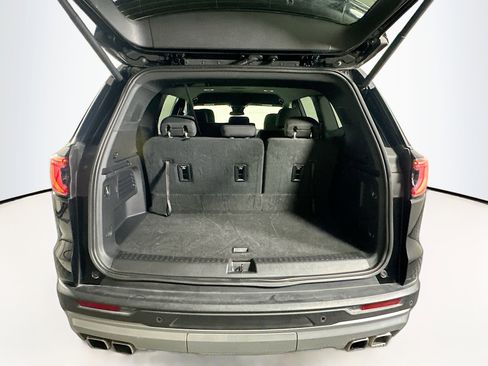 Used 2025 GMC Acadia Elevation image 29