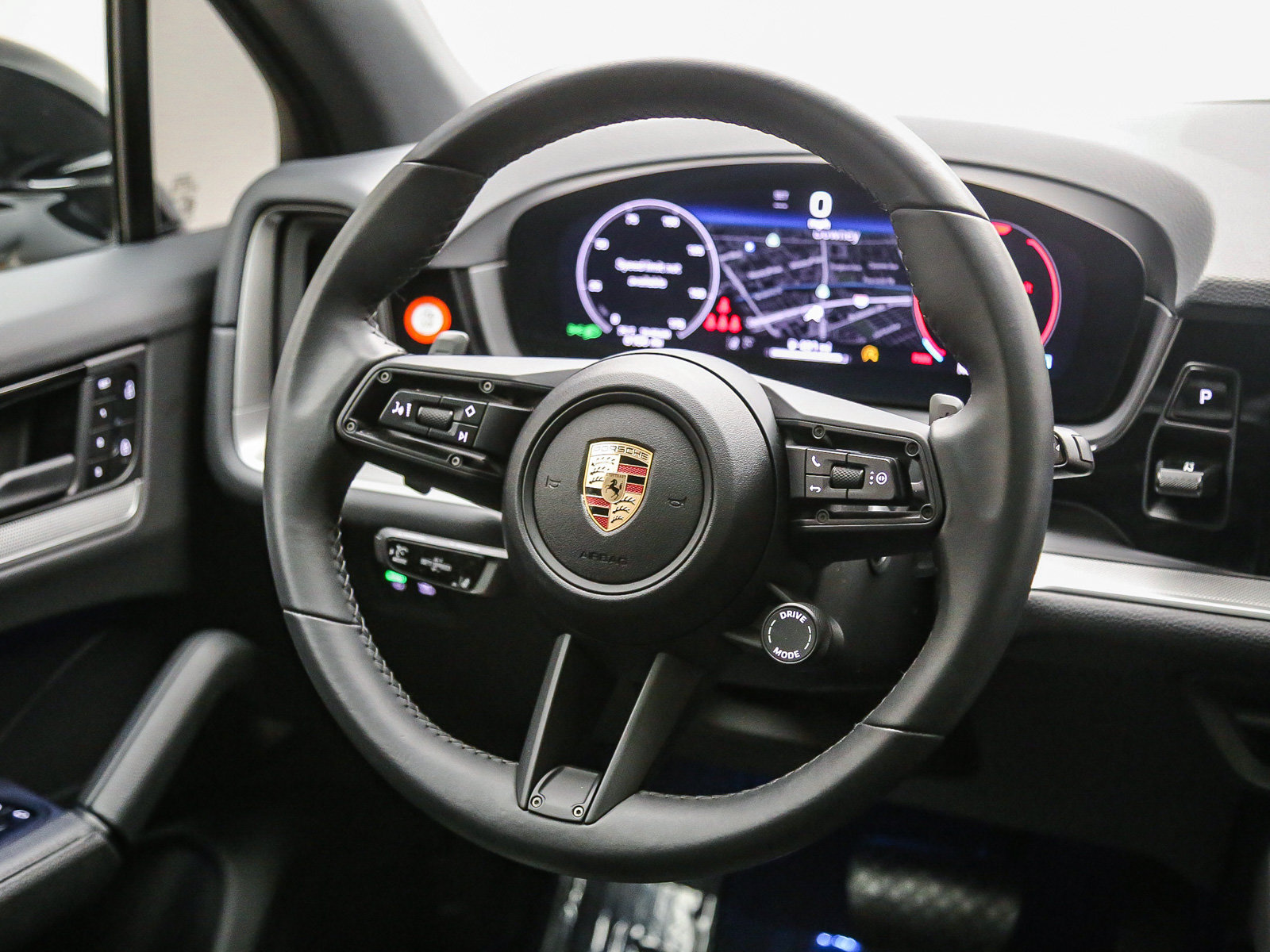 Certified 2025 Porsche Cayenne AWD/4WD image 19