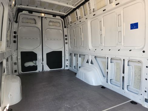 Used 2025 Mercedes-Benz Sprinter 2500 image 24