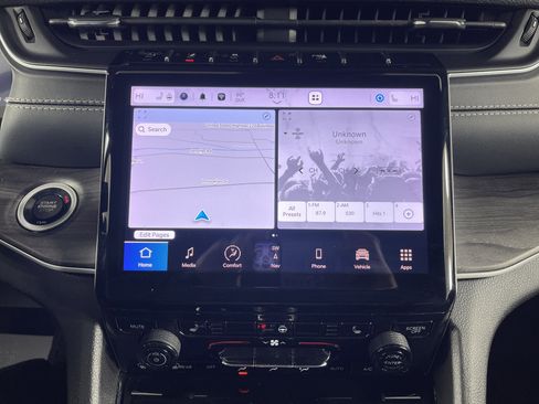 Used 2023 Jeep Grand Cherokee Limited w/ Trailer Tow Prep Group (B) image 22