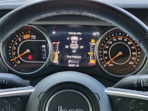 Certified 2022 Jeep Wrangler Unlimited Sahara image 35