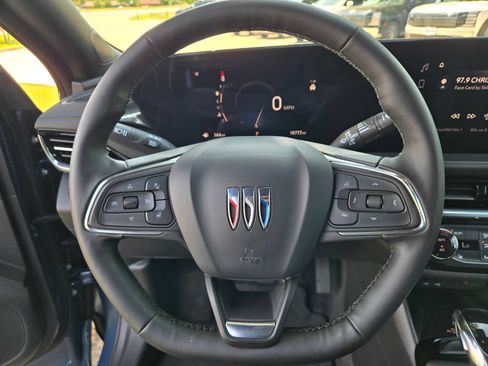 Used 2025 Buick Envista Sport Touring w/ Convenience I Package FWD image 11