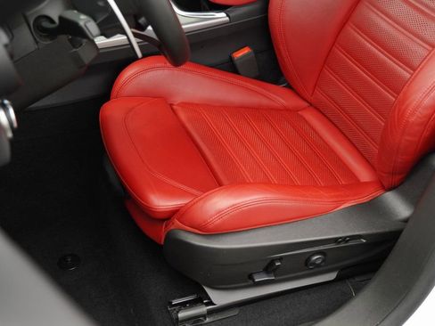 Used 2023 Alfa Romeo Stelvio Veloce image 8