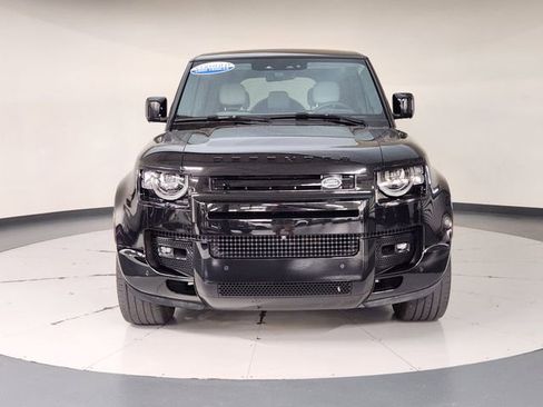 Used 2025 Land Rover Defender 110 V8 AWD/4WD image 8