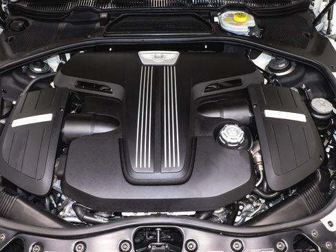 Used 2016 Bentley Flying Spur V8 image 43