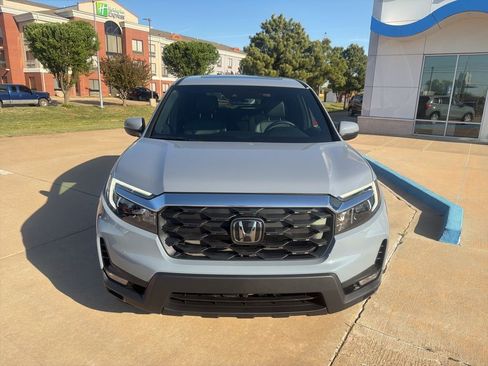 Used 2024 Honda Passport EX-L image 3