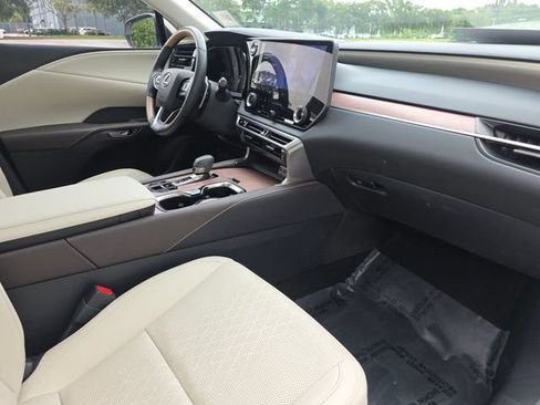 Used 2025 Lexus RX 350 Premium Plus w/ Accessory Package (Z1) FWD image 9
