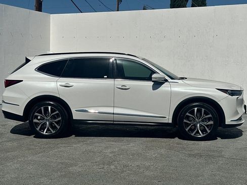 Used 2022 Acura MDX SH-AWD w/ Technology Package image 2