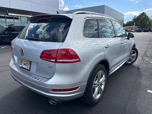 Used 2014 Volkswagen Touareg TDI AWD/4WD image 3