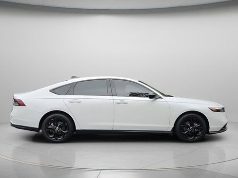 Used 2025 Honda Accord SE image 8