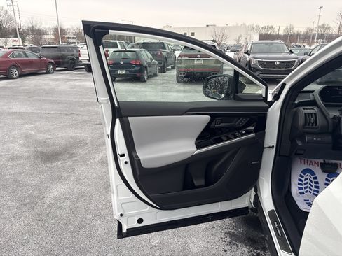 Used 2025 Subaru Solterra Touring image 15