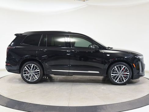 Used 2024 Cadillac XT6 Sport w/ Technology Package AWD/4WD image 12