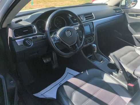 Used 2017 Volkswagen Passat 1.8T R-Line FWD image 12